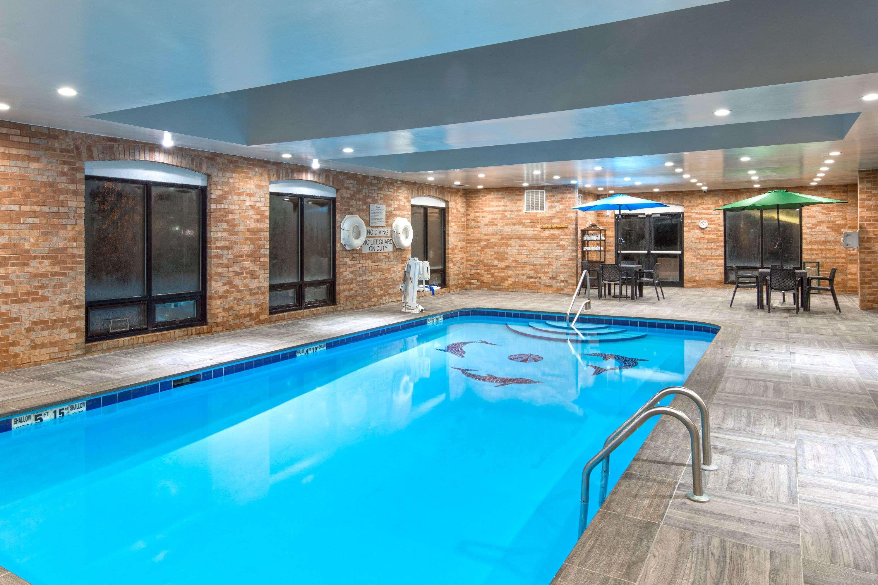 Comfort Inn & Suites Columbus North Luaran gambar